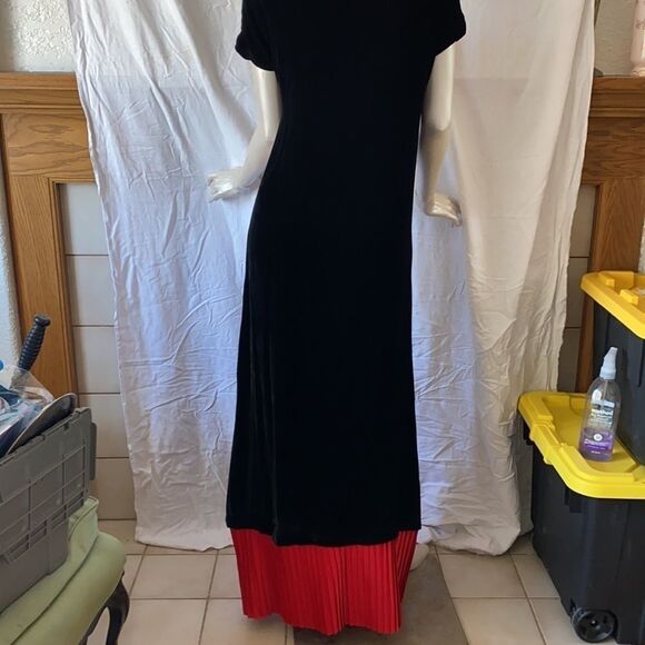 Vintage Black Velvet Floor Length Dress Floral Appliqué Custom Made Gown Evening - Picture 4 of 6